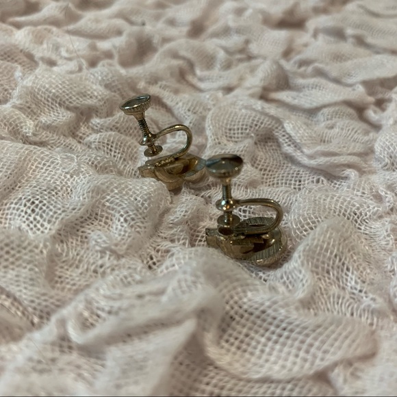 Vintage Silver Screw Back Earrings - Picture 5 of 7
